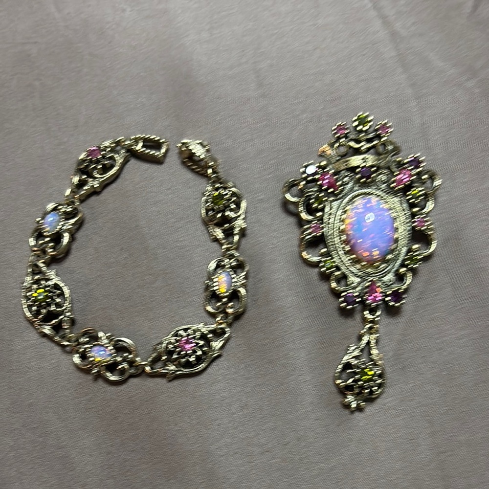 Coventry Elegant Gold and Pink Jewelry Set
